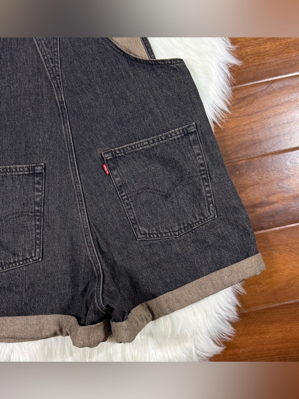 Levi's Women's Size Medium Live Wire Vintage Overall Shortalls - Picture 11 of 11